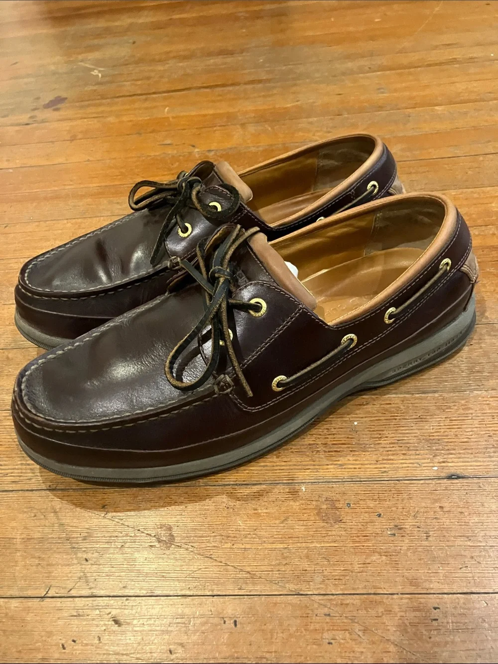 Sperry Men's Dark Brown Leather Boat Shoes with Gold Eyelets